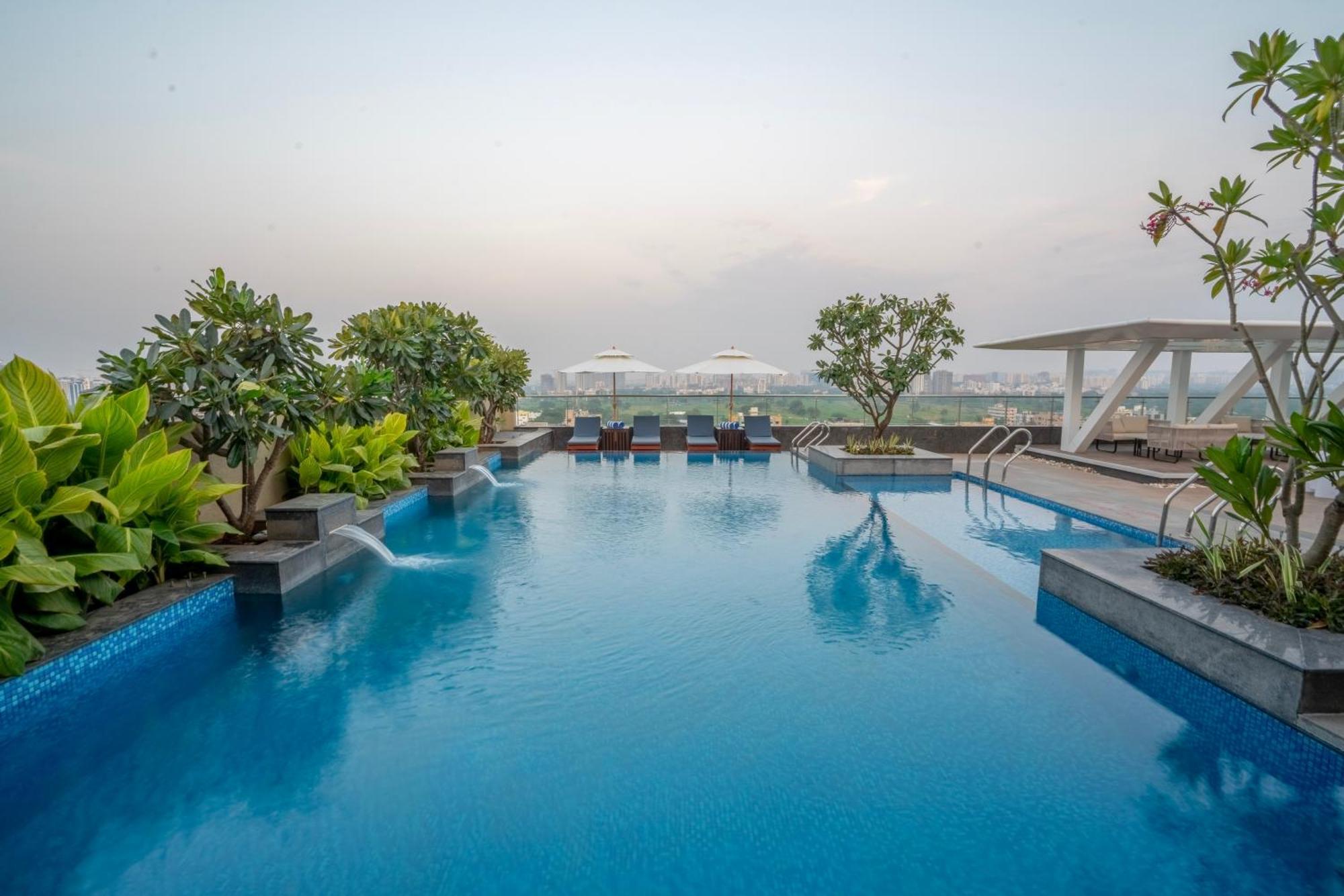 Radisson Blu Pune Hinjawadi Pimpri-Chinchwad Exterior foto