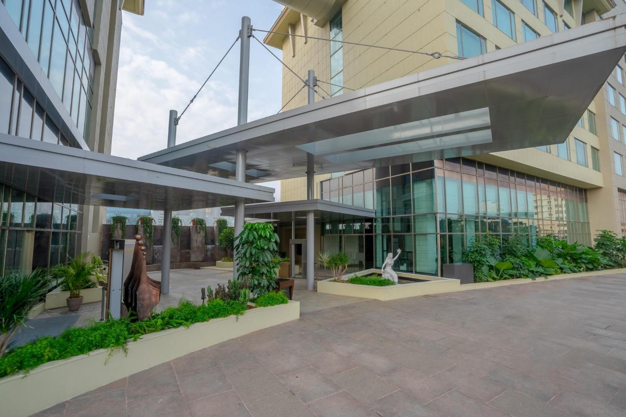 Radisson Blu Pune Hinjawadi Pimpri-Chinchwad Exterior foto