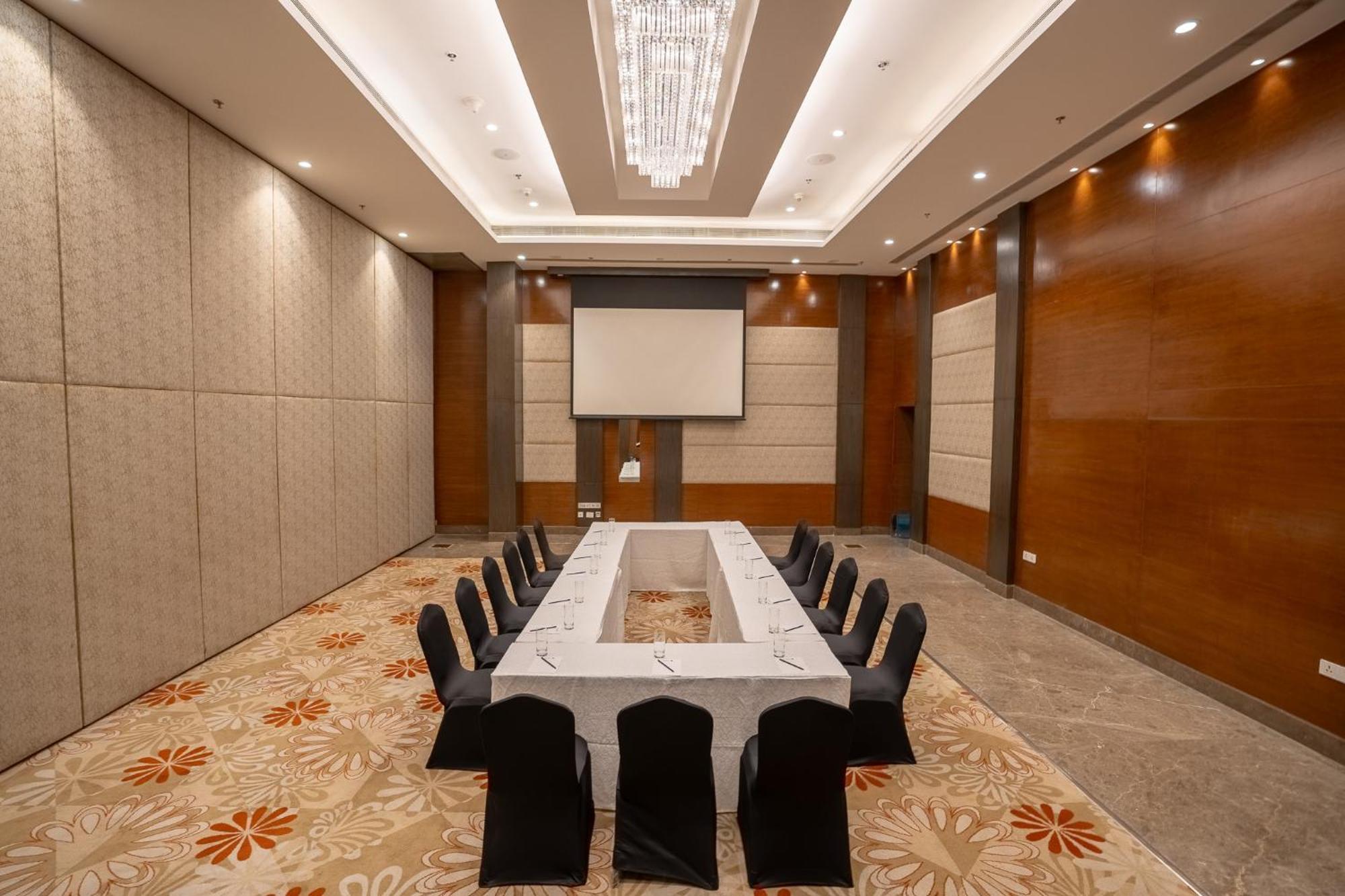 Radisson Blu Pune Hinjawadi Pimpri-Chinchwad Exterior foto