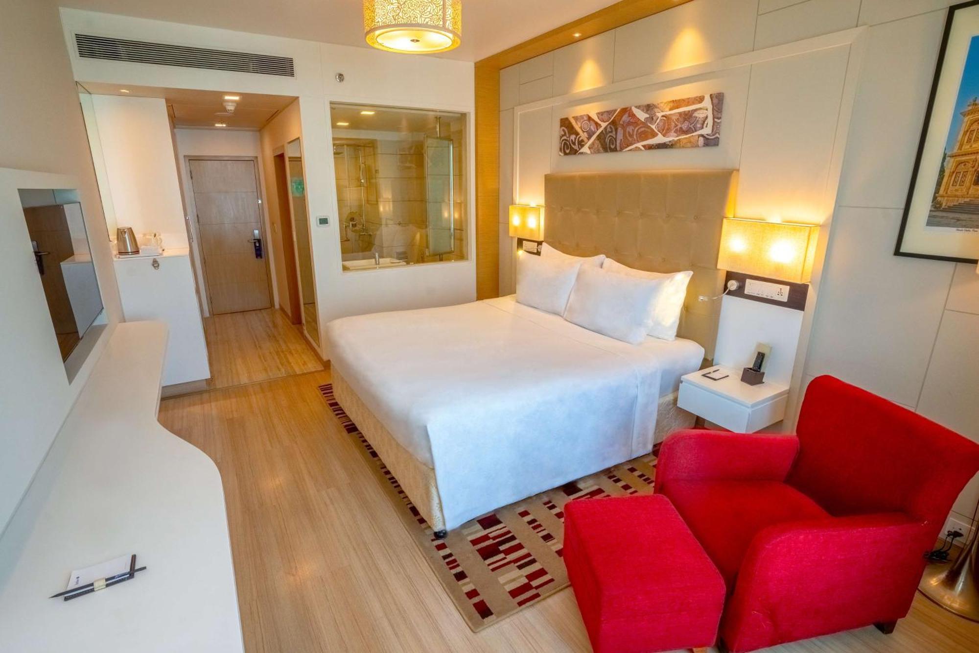 Radisson Blu Pune Hinjawadi Pimpri-Chinchwad Exterior foto