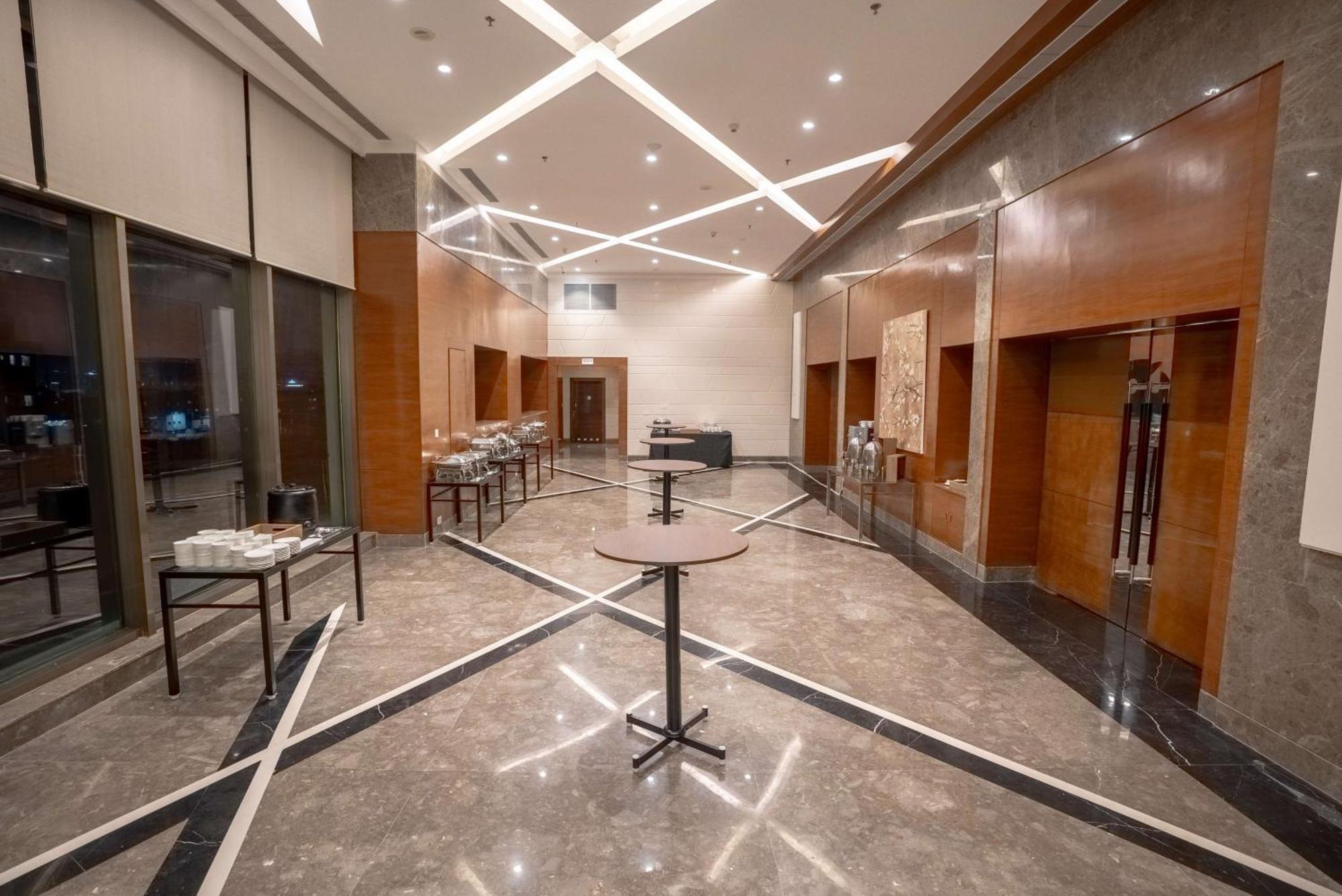 Radisson Blu Pune Hinjawadi Pimpri-Chinchwad Exterior foto