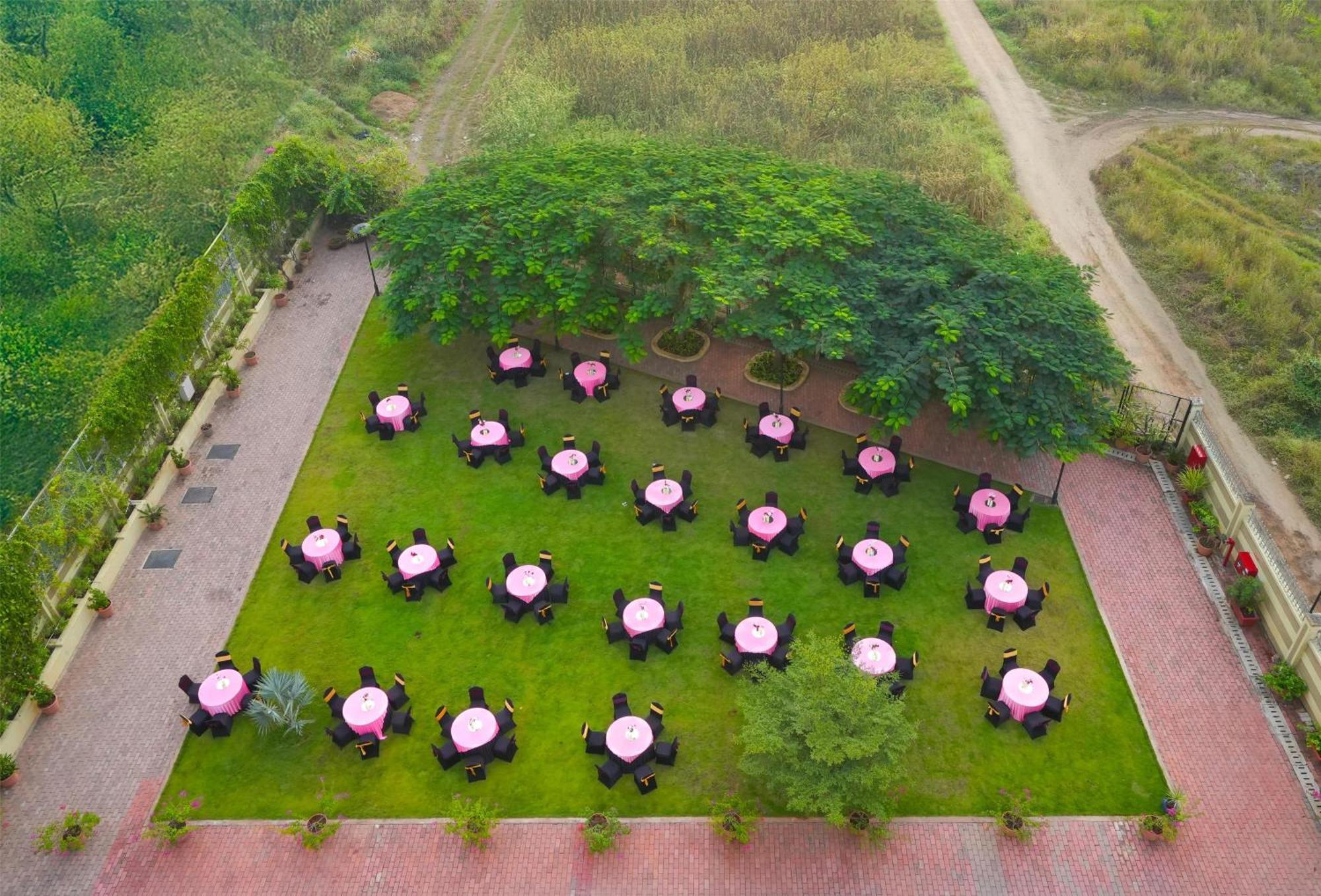 Radisson Blu Pune Hinjawadi Pimpri-Chinchwad Exterior foto